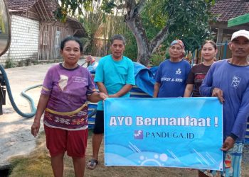 Panduga.id dan Ganjar Pranowo memberikan bantuan air bersih kepada warga Desa Sarimulyo, Kecamatan Winong, Kabupaten Pati