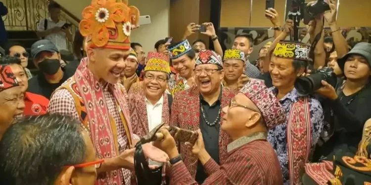 Ganjar Pranowo saat berkunjung ke Pontianak, Minggu (26/11/2023). (Dok Relawan Ganjar)