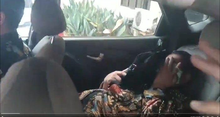 Tangkapan layar video yang diunggah oleh @mazzini_gsp tentang Ketua KPK ketika diperiksa Bareskrim.