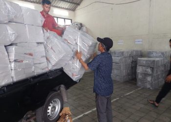 Penerimaan logistik pemilu di KPU Kabupaten Temanggung, beberapa waktu lalu. (Dok KPU)
