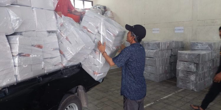 Penerimaan logistik pemilu di KPU Kabupaten Temanggung, beberapa waktu lalu. (Dok KPU)
