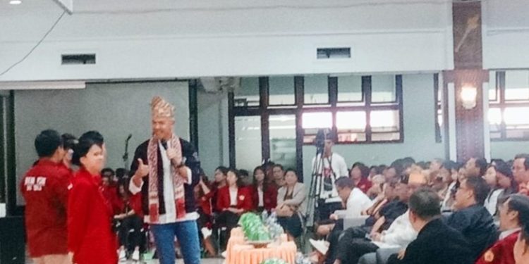 Ganjar Pranowo saat bertemu dengan tokoh agama dan masyarakat di Tana Toraja (dok. istimewa)