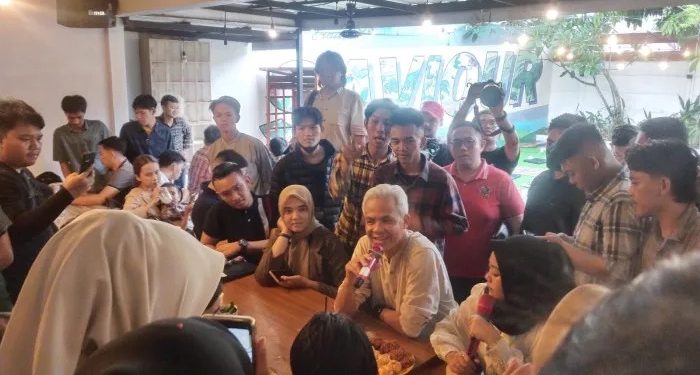 Ganjar Pranowo saat bertemu dengan anak muda di Palembang beberapa waktu lalu. (Dok Relawan Ganjar)