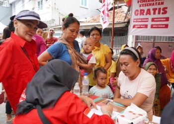 Tim Pemenangan Nasional Ganjar-Mahfud mengasakan pengobatan gratis untuk masyarakat Jakarta beberapa waktu lalu. (Dok Relawan Ganjar)