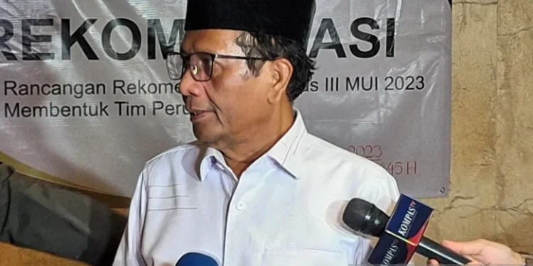 Mahfud MD saat ditemui awak media di Malang, Kamis (7/12/2023). (Dok tim media Mahfud)