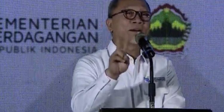Menteri Perdagangan Zulkifli Hasan saat menghadiri Rakernas APPSI di Semarang, Selasa (19/12/2023). (dok. Panduga)