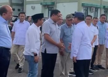 Pj Gubernur Jateng Nana Sudjana menyambut kedatangan Prabowo Subianto (dok. Panduga)