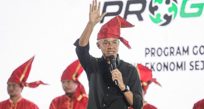 Ganjar saat berpidato di acara deklarasi Progresif di Gedung SMESCO, Jakarta Selatan, Jumat (8/12/2023). (Dok Relawan Ganjar)