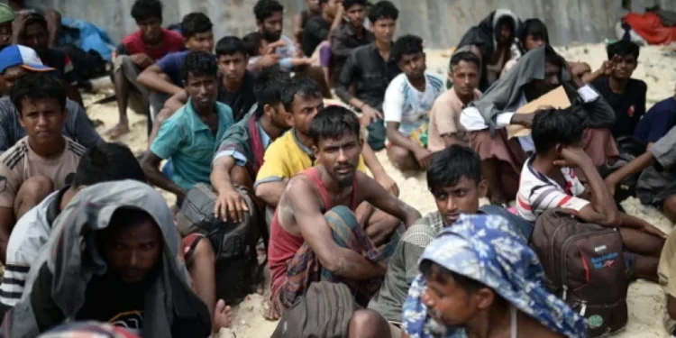 Para pengungsi Rohingya saat sampai di Provinsi Aceh beberapa waktu lalu. (dok. Istimewa)