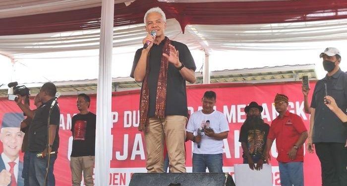 Ganjar Pranowo saat berkunjung ke Majalengka, Minggu (24/12/2023). (Dok Relawan Ganjar)