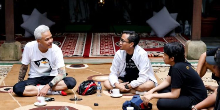 Ganjar Pranowo dan Mahfud MD bertemu dengan pendiri startup di Jakarta, Senin (8/1/2024). (dok. Istimewa)