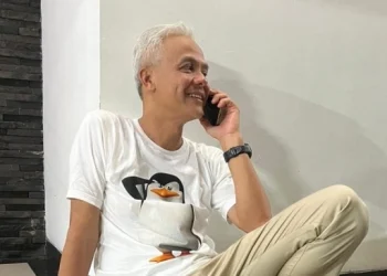 Ganjar Pranowo yang mendapatkan julukan Ketua Penguin dari netizen Twitter (dok. Twitter @ganjarpranowo)