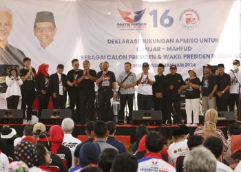 Asosiasi Pedagang Mie Bakso Nasional kompak mendukung Ganjar-Mahfud di Semarang, Senin (1/1/2024). (dok. Panduga)