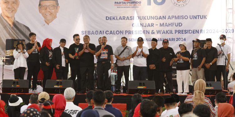 Asosiasi Pedagang Mie Bakso Nasional kompak mendukung Ganjar-Mahfud di Semarang, Senin (1/1/2024). (dok. Panduga)