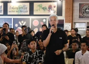 Ganjar Pranowo saat bertemu dengan para pemuda di Jepara, beberapa waktu lalu. (Dok Relawan Ganjar)