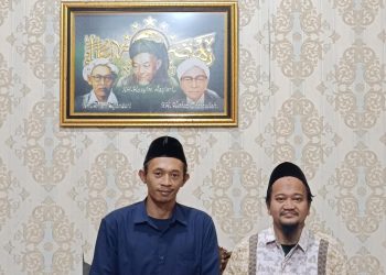 KH Abdul Wahab Yahya (Gus Wahab) yang merupakan, cucu KH Wahab Hasbullah -pendiri dan penggerak NU-.