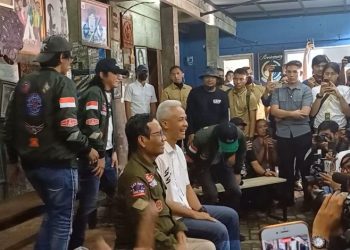 Ganjar-Mahfud saat berkunjung ke markas Slank di Jakarta, beberapa waktu lalu. (Dok Relawan Ganjar)