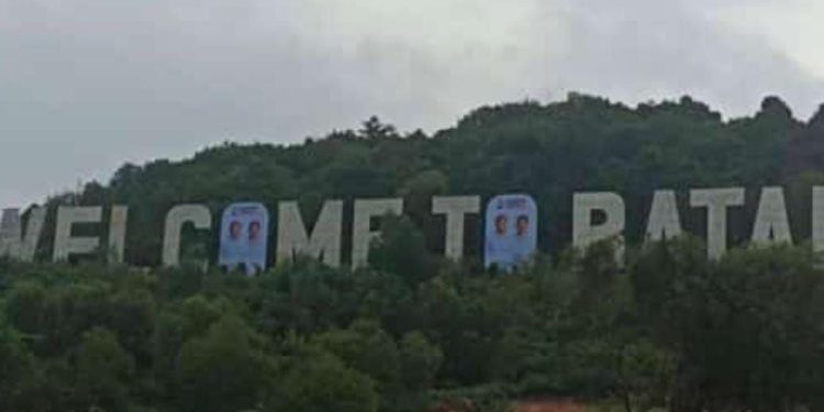 Landmark Welcome to Batam yang ditempeli baliho Prabowo-Gibran (dok. istimewa)