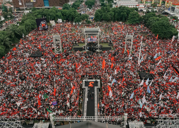 Ribuan orang menghadiri Hajatan Rakyat Ganjar Mahfud di Solo dan Semarang, Sabtu (10/2/2024). (dok. Instagram @ganjar_pranowo)
