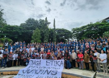 Ratusan sivitas akademika Undip mengkritik kemunduran demokrasi era Jokowi (dok. istimewa?