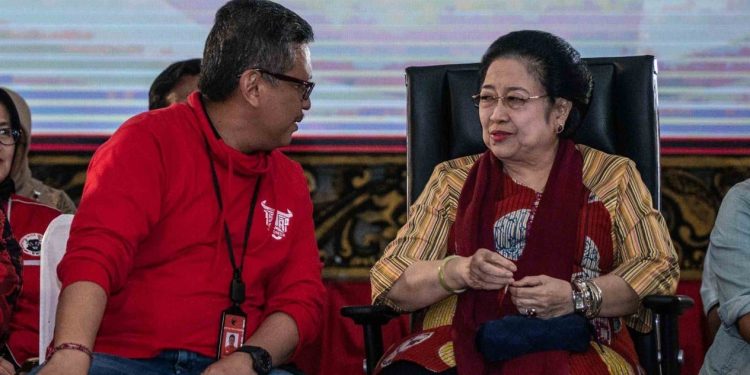 Sekjen PDIP Hasto Kristiyanto dan Ketum PDIP Megawati Soekarnoputri. (dok. istimewa)