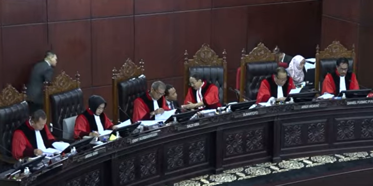 Mahkamah Konstitusi memutuskan sengketa Pilpres 2024 (dok. Youtube Mahkamah Konstitusi RI)