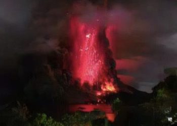 Erupsi Gunung Ruang, di Sulawesi Utara (dok. ESDM)