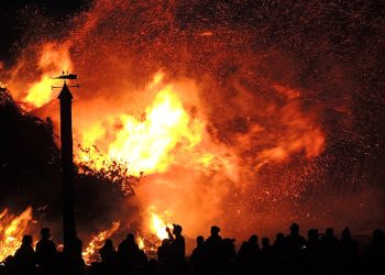 Ilustrasi serangan Iran ke Israel (dok. Photo by Pixabay: https://www.pexels.com/photo/person-near-fire-266487/)