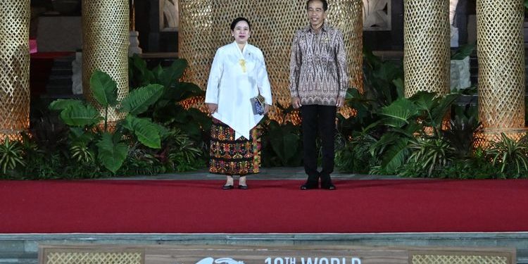 Puan Maharani dan Jokowi bertemu di acara World Water Forum di Bali (dok. Humas DPR RI)