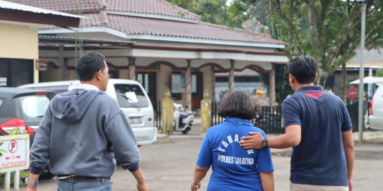 asisten rumah tangga