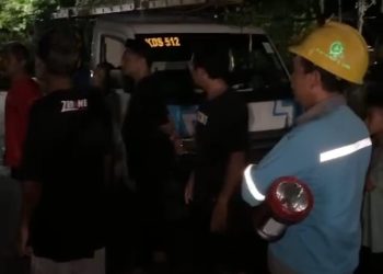 tangkapan layar mobil PLN disandera warga di Kudus. (ist)