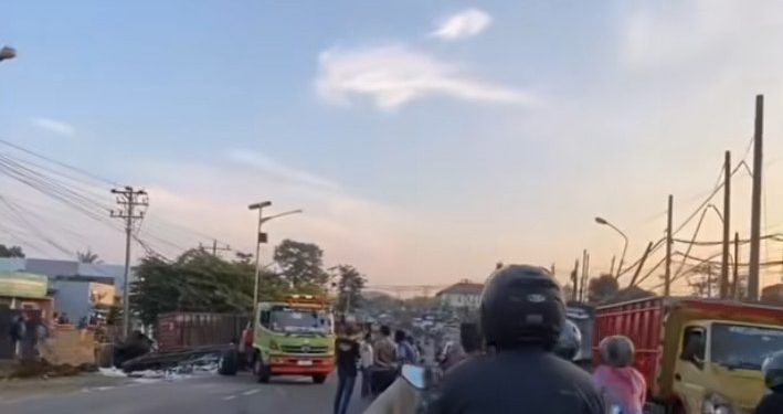 Kecelakaan truk kontainer di Bawen Kabupaten Semarang. (ist)