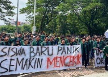 Mahasiswa demo meminta UKT diturunkan (dok. istimewa)