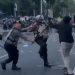 Polisi aniaya pendemo di depan kantor Gubernur Jateng saat perayaan hari buruh. (ist)