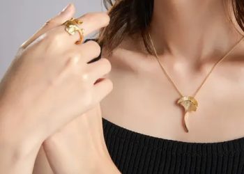 ILUSTRASI kalung emas