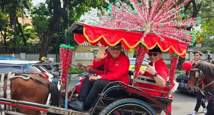 Sekretaris Jenderal PDIP, Hasto Kristiyanto, bersama Wakil Sekretaris Jenderal Eriko Sotarduga. (dok. istimewa)