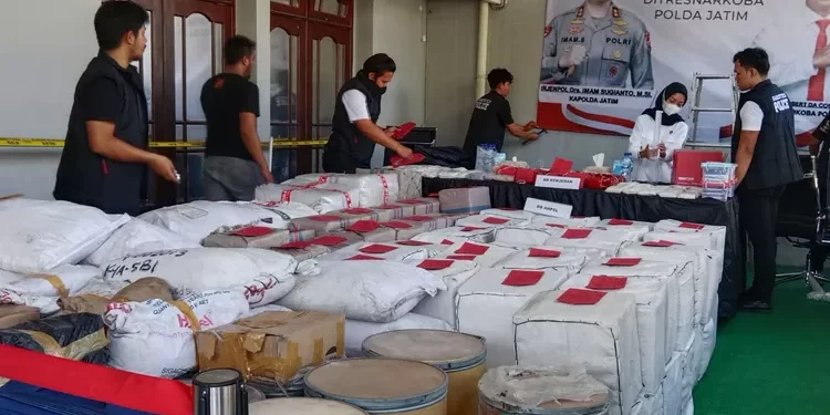 Polda Jatim grebek rumah pabrik Narkoba di Surabaya (dok. istimewa)