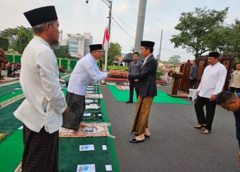 Presiden Joko Widodo saat disambut oleh Kepala Kejaksaan Tinggi Jawa Tengah Ponco Hartono (dok. istimewa)