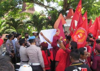 Aksi massa PMKRI saat Hari Buruh di Jakarta beberapa waktu lalu. (dok. istimewa)