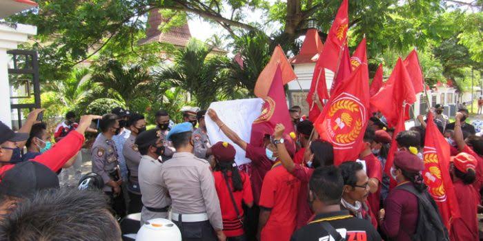 Aksi massa PMKRI saat Hari Buruh di Jakarta beberapa waktu lalu. (dok. istimewa)