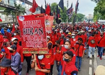 Demo buruh di Jakarta tolak pemberlakuan UU Tapera dan UU Cipta Kerja (dok. istimewa)