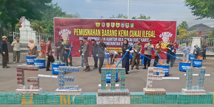 3 Juta Batang Rokok Ilegal Dimusnahkan di Pendopo Raden Mas Said Karanganyar