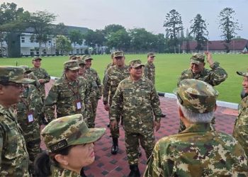 Prabowo dan Kabinet Menteri Merah Putih retret di Akmil (dok. Kantor Komunikasi Kepresidenan)