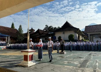 Satlantas Polres Wonosobo Sosialisasikan Operasi Zebra Candi 2024 di SMA Negeri 1 Mojotengah