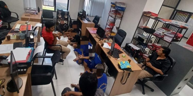 Satreskrim Polresta Banyumas Tangkap Empat Buronan Kasus Perampokan Bersenjata di Kemranjen