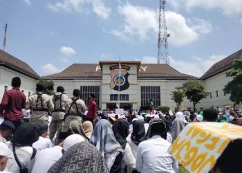 Ribuan santri kepung markas Polda DIY (dok. istimewa)