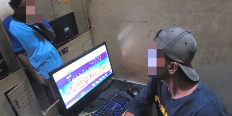 Ditressiber Polda Jateng Gerebek Tiga Warnet di Kendal yang Dijadikan Tempat Judi Online