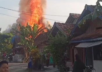 Api Hanguskan Gudang Tembakau di Kradenan Blora