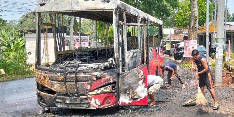 Bus Trans Semarang Terbakar di Gunungpati, Warga Panik Dengar Ledakan