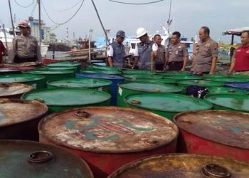 Jual Beli Solar Ilegal di Pelabuhan Tanjung Emas Semarang Marak Terjadi, Libatkan Kapten Kapal hingga Oknum Aparat